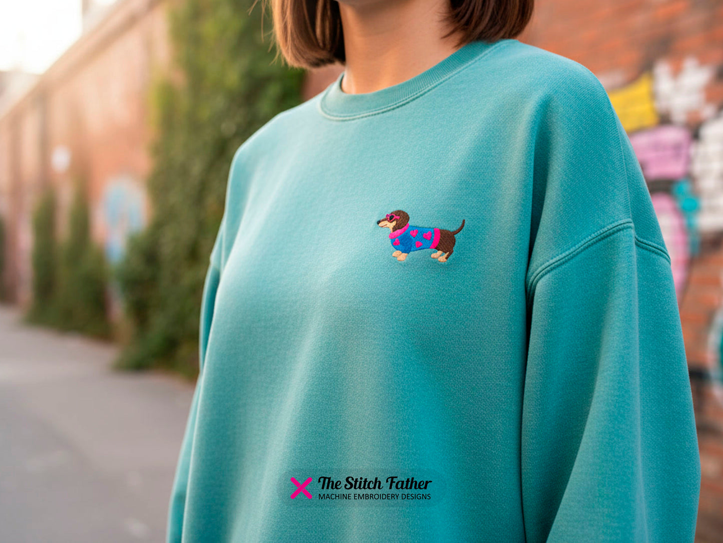 Dackel im Herzpullover